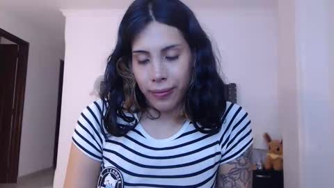Snapshot of serenaroussee chatting on 04/23/26, 09:17 sararoussee online show from 04/23/26, 09:17
