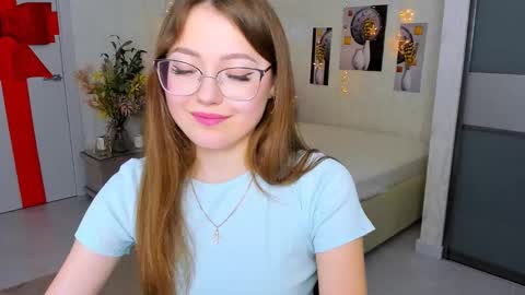 Ophelia online show from 02/10/25, 04:14