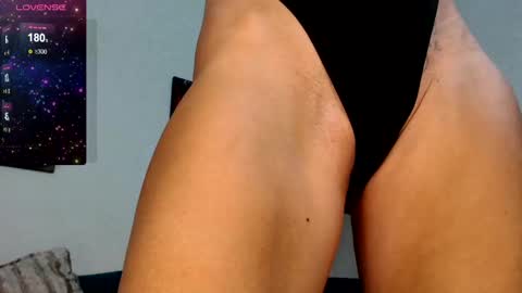 Snapshot of serenexxmilf chatting on 12/08/24, 06:43 serenexx  your MILF online show from 12/08/24, 06:43