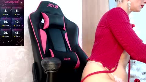 Snapshot of serenexxmilf chatting on 12/22/24, 08:05 serenexx  your MILF online show from 12/22/24, 08:05