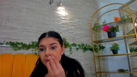 SerennaNoir online show from 12/22/25, 05:37