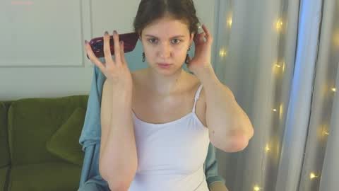 Hey Guys and Girls non-binary personalities  Im Sereta online show from 12/20/24, 10:38