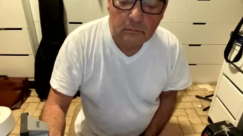 Snapshot of serge8413 chatting on 12/02/24, 03:15 serge8413 online show from 12/02/24, 03:15