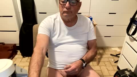 Snapshot of serge8413 chatting on 12/08/24, 03:21 serge8413 online show from 12/08/24, 03:21