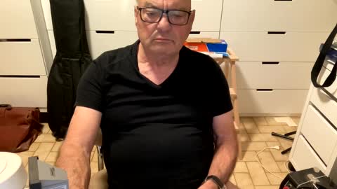 Snapshot of serge8413 chatting on 12/09/24, 02:02 serge8413 online show from 12/09/24, 02:02