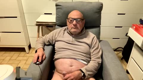 Snapshot of serge8413 chatting on 01/01/25, 03:56 serge8413 online show from 01/01/25, 03:56