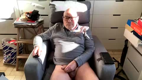 Snapshot of serge8413 chatting on 01/07/25, 02:19 serge8413 online show from 01/07/25, 02:19