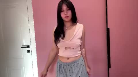 Snapshot of serinafaw chatting on 06/27/26, 12:22 Mira online show from 06/27/26, 12:22