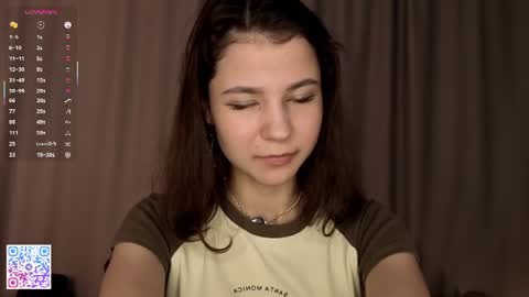 Snapshot of serinazele chatting on 07/19/26, 06:39 Melissa online show from 07/19/26, 06:39