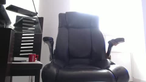 hetero serio discreto online show from 11/24/25, 09:47