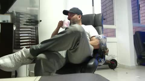 hetero serio discreto online show from 03/16/26, 11:09