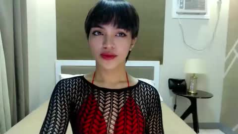 Snapshot of servicedoll18 chatting on 09/26/25, 05:06 Bella online show from 09/26/25, 05:06