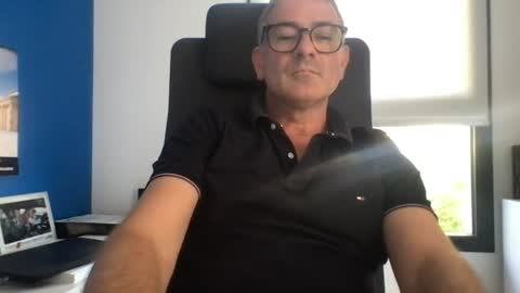 Snapshot of sesamechris92 chatting on 07/24/26, 03:32 sesamechris92 online show from 07/24/26, 03:32