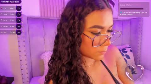 Snapshot of seshat_hitt_ chatting on 07/16/26, 04:18 Danna online show from 07/16/26, 04:18