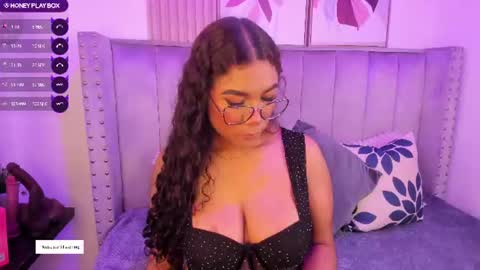 Snapshot of seshat_hitt_ chatting on 07/22/26, 03:31 Danna online show from 07/22/26, 03:31