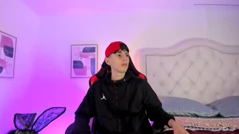 sett_and_gwen online show from 01/02/25, 04:20