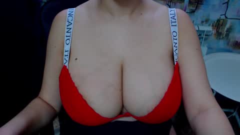 Snapshot of seu_cute chatting on 02/16/25, 09:15 seu_cute online show from 02/16/25, 09:15