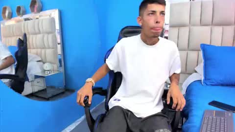 Snapshot of sex_drop chatting on 11/03/25, 03:35 sex_drop online show from 11/03/25, 03:35