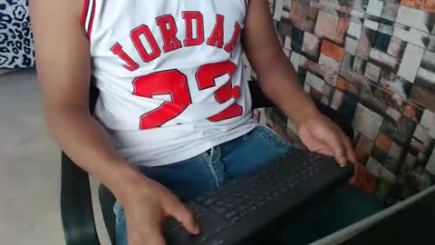 arnold online show from 11/04/25, 09:25