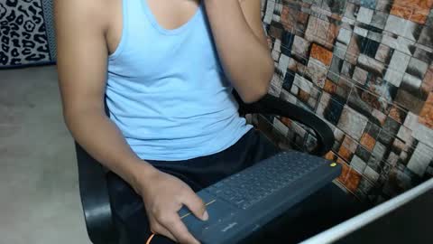 arnold online show from 12/01/25, 02:27