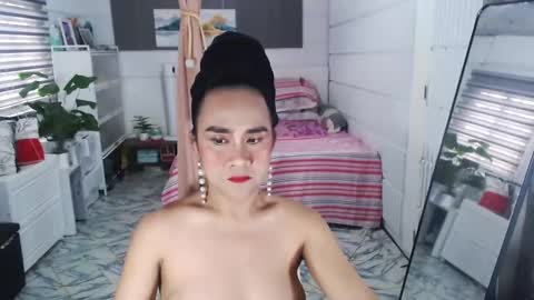 Snapshot of sexcum_trendingts_now chatting on 02/18/26, 05:14 MS Anna online show from 02/18/26, 05:14