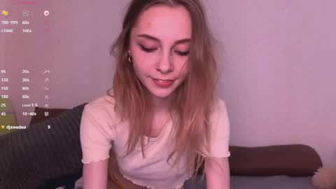 Snapshot of sexdrugg666 chatting on 12/25/24, 11:53 Dina online show from 12/25/24, 11:53