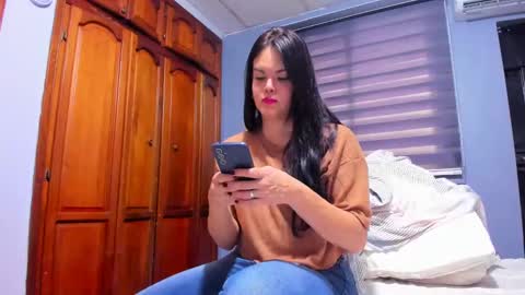 Snapshot of sexefantasia chatting on 01/06/25, 10:15 HEY GUYS KEVIAM I    MY NEW  TWITTER IS anitalautter26 imstagran  anitalautter26 officialOFanitalautter online show from 01/06/25, 10:15