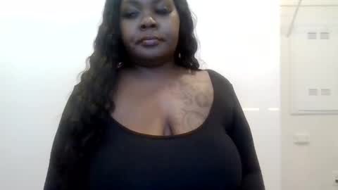 Snapshot of sexichocchic chatting on 03/03/25, 12:04 sexichocchic online show from 03/03/25, 12:04