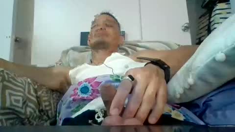 Snapshot of sexiiisenseiii chatting on 12/28/24, 02:22 dankdiggler online show from 12/28/24, 02:22