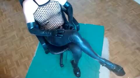 Snapshot of sexmastre12 chatting on 04/11/26, 09:46 Christina Stacy online show from 04/11/26, 09:46