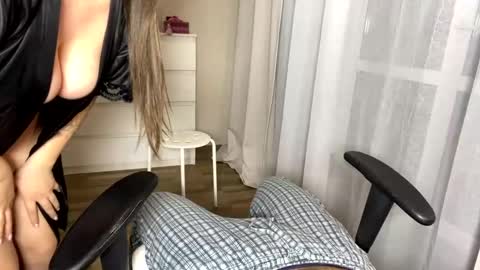 My name is Mia whats yours online show from 12/11/24, 03:37