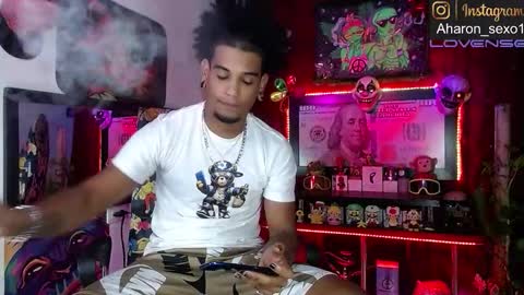 Aharon  ravelo online show from 12/02/25, 04:40