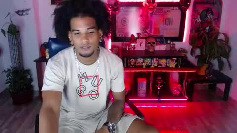 Snapshot of sexo_aharon chatting on 05/30/26, 05:15 Aharon ravelo online show from 05/30/26, 05:15