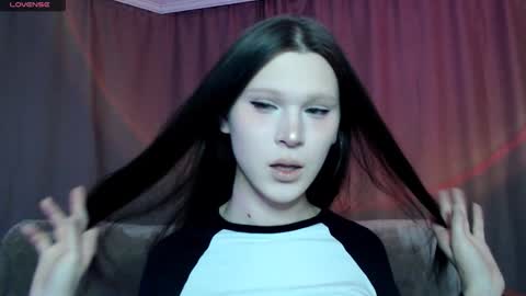 Snapshot of sexpired_princess chatting on 02/18/25, 03:31 Nextdoor Princess online show from 02/18/25, 03:31