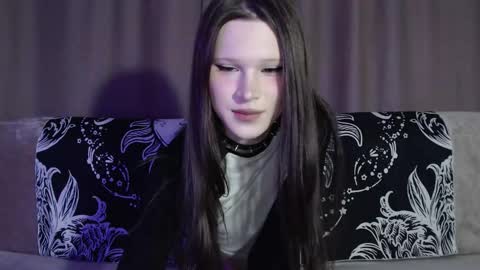 Nextdoor Princess online show from 11/25/25, 05:18