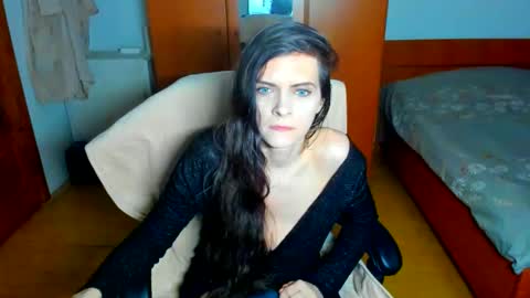 Snapshot of sexqueen1111 chatting on 04/28/26, 03:22 sexqueen1111 online show from 04/28/26, 03:22