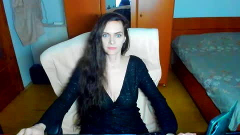 Snapshot of sexqueen1111 chatting on 05/09/26, 08:03 sexqueen1111 online show from 05/09/26, 08:03