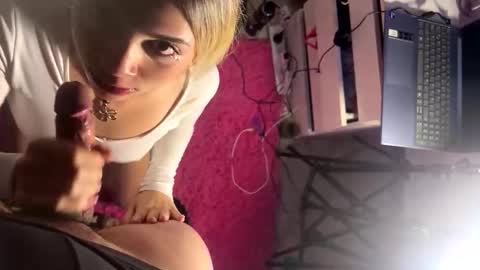 HI   Privates are OPEN online show from 06/05/26, 06:52