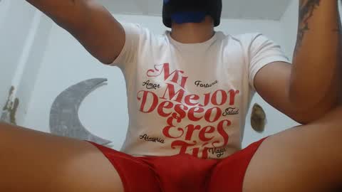 Snapshot of sextshotlati chatting on 02/21/25, 08:40 thiago online show from 02/21/25, 08:40