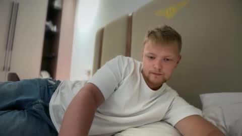 Snapshot of sexual_sbotage chatting on 02/15/26, 05:31 Max Leman online show from 02/15/26, 05:31