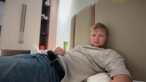 Snapshot of sexual_sbotage chatting on 02/21/26, 08:21 Max Leman online show from 02/21/26, 08:21