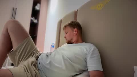 Snapshot of sexual_sbotage chatting on 02/25/26, 01:32 Max Leman online show from 02/25/26, 01:32