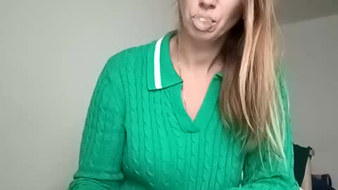 Snapshot of sexualangel chatting on 12/02/24, 11:56 Verona online show from 12/02/24, 11:56