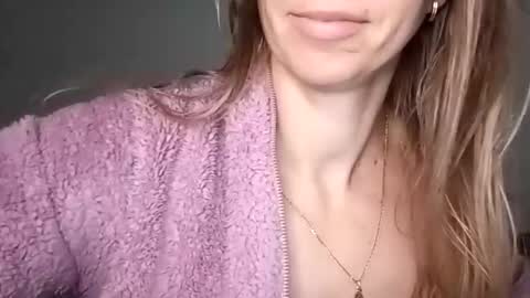 Snapshot of sexualangel chatting on 11/18/25, 07:35 Verona online show from 11/18/25, 07:35