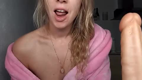 Snapshot of sexualangel chatting on 05/23/26, 03:12 Verona online show from 05/23/26, 03:12