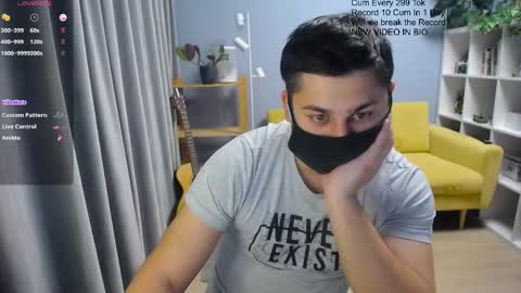 Snapshot of sexxxdickbig chatting on 05/06/26, 07:30 Tommy online show from 05/06/26, 07:30