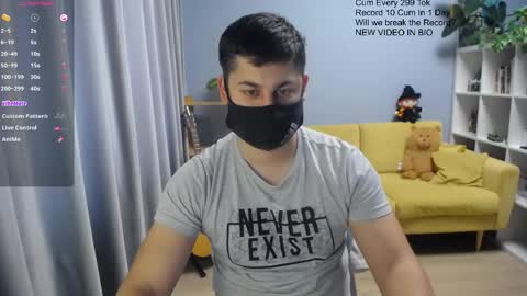 Snapshot of sexxxdickbig chatting on 05/09/26, 08:30 Tommy online show from 05/09/26, 08:30