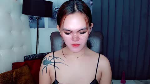 Snapshot of sexxxy_caroline chatting on 12/17/24, 10:01 sexxxy_caroline online show from 12/17/24, 10:01