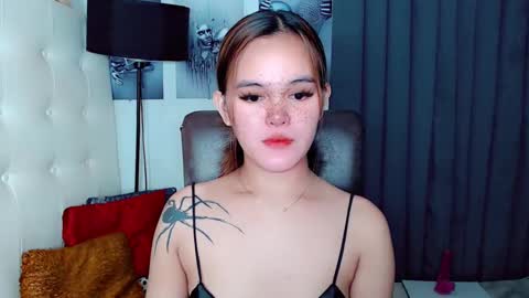 Snapshot of sexxxy_caroline chatting on 12/19/24, 07:51 sexxxy_caroline online show from 12/19/24, 07:51