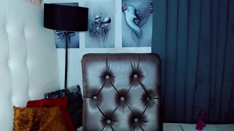 Snapshot of sexxxy_caroline chatting on 01/18/25, 11:32 sexxxy_caroline online show from 01/18/25, 11:32